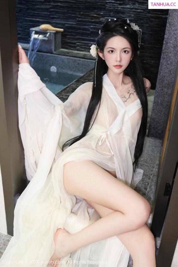   [XiuRen]高清写真图 2023.03.17 No.6430 乔一一 古装美腿第21张图片